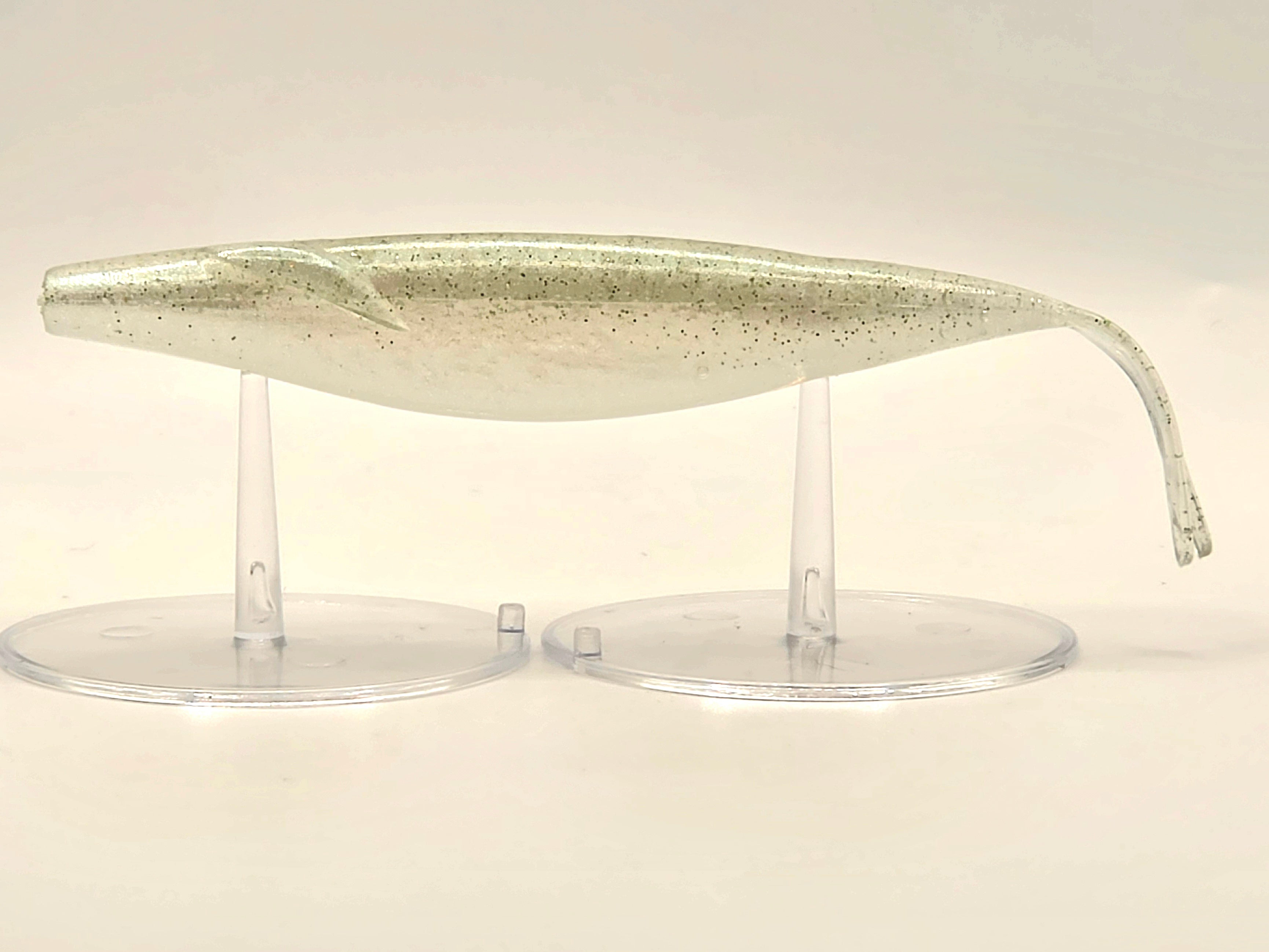 5" Winged Minnow 8pk  Green Opaline Pearl